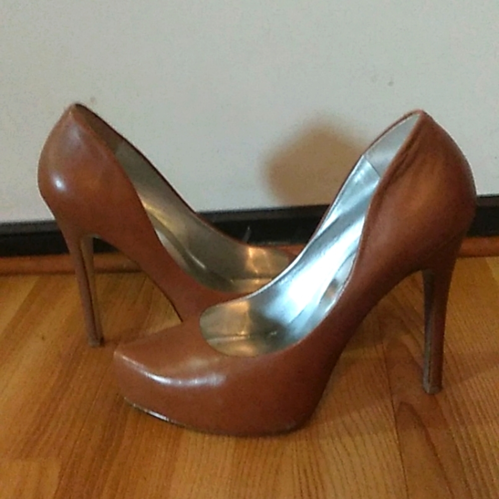 Jessica Simpson honey colored heels